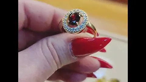 Кольцо с гранатом и бриллиантами. Золото 585. 3.74гр. р.18.5. 35000